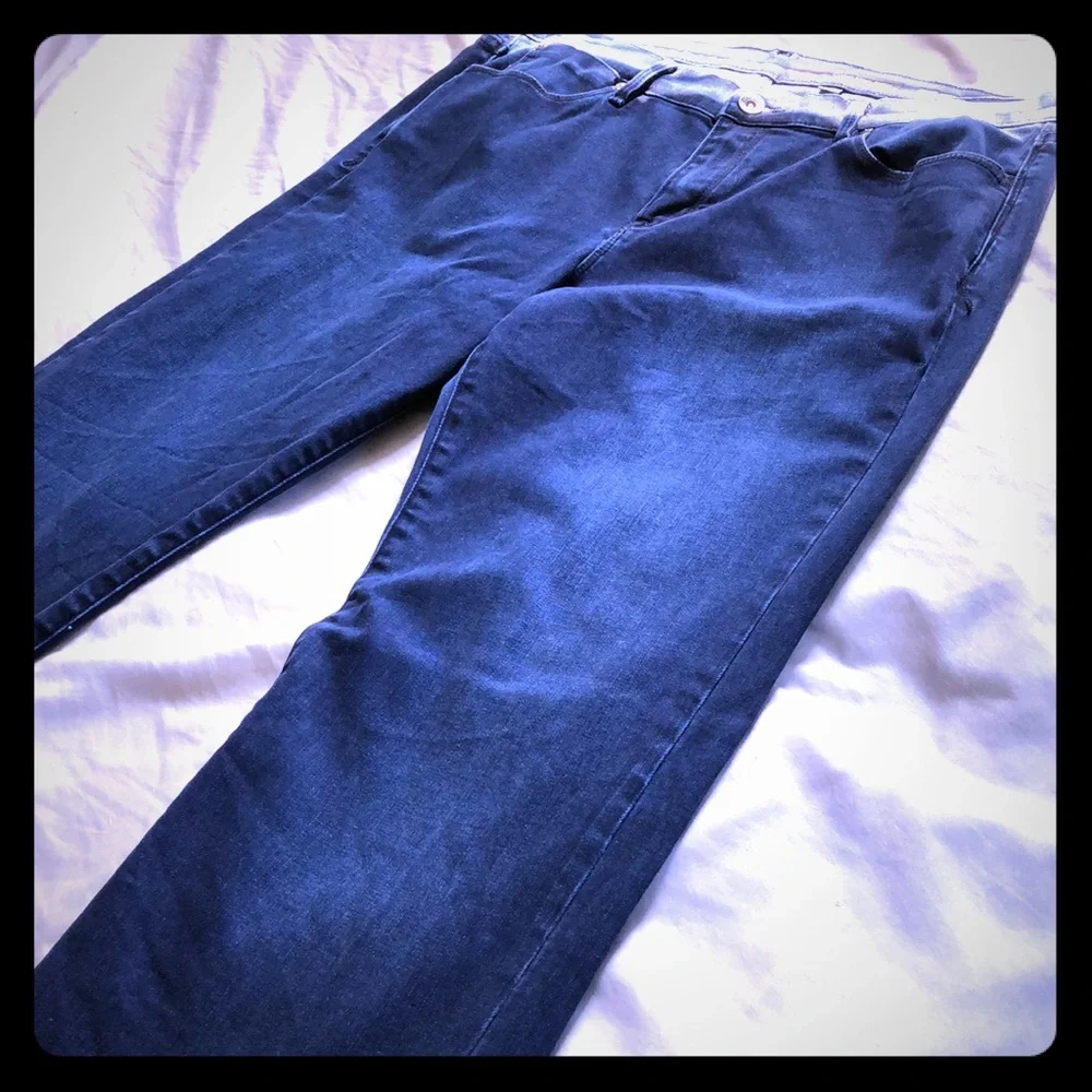 Model Off Duty Calvin Klein Dark‎ Wash Jeans RCKR KICK Dark Blue Size 33/16